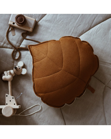 coussin feuille en lin caramel