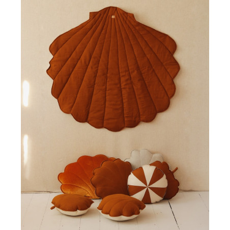 Tapis de jeu en forme de coquillage caramel